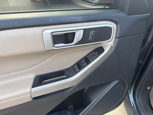 Used 2023 Ford Explorer XLT w/ Equipment Group 202A AWD/4WD image 9