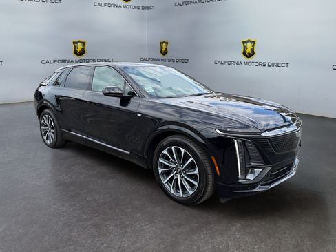 Used 2024 Cadillac Lyriq Sport RWD image 7