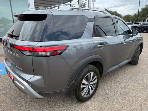 Certified 2024 Nissan Pathfinder SL image 7