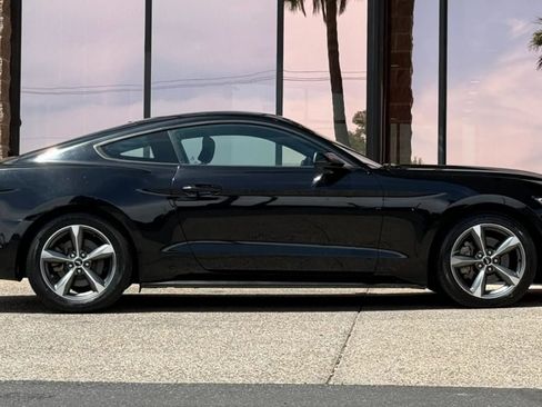 Used 2016 Ford Mustang Coupe RWD image 15