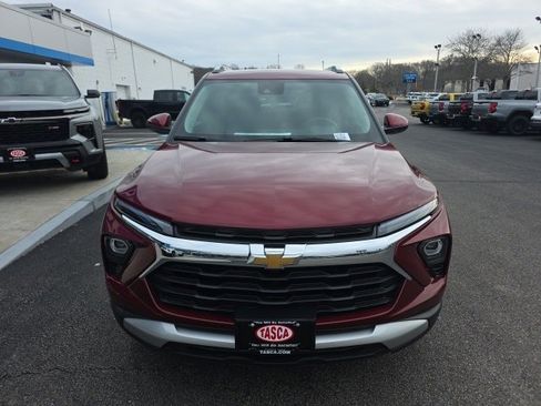 New 2025 Chevrolet TrailBlazer LT w/ Driver Confidence Package image 2