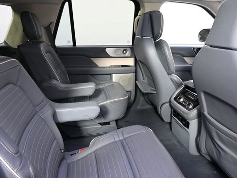 Used 2020 Lincoln Navigator Black Label w/ Cargo Convenience Package AWD/4WD image 18