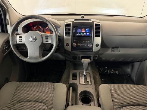 Used 2010 Nissan Frontier SE RWD image 14