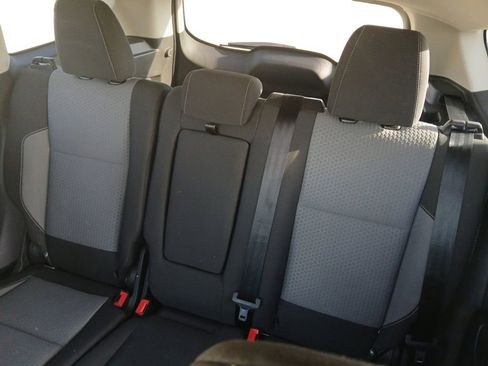 Used 2019 Ford Escape SE image 15