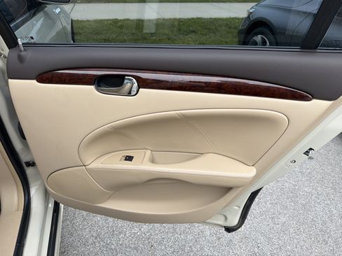 Used 2011 Buick Lucerne CXL FWD image 57