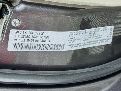 Used 2023 Chrysler Pacifica Touring-L FWD image 31