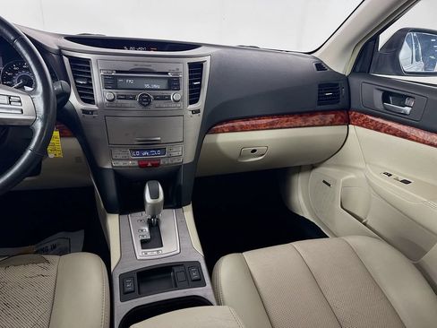Used 2010 Subaru Outback 2.5i Limited AWD/4WD image 27