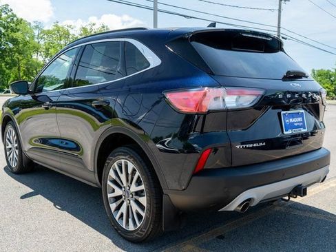 Used 2021 Ford Escape Titanium w/ Class II Trailer Tow Package AWD/4WD image 8