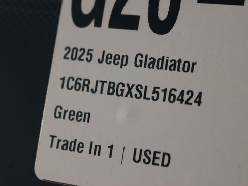 Used 2025 Jeep Gladiator Rubicon w/ Convenience Group AWD/4WD image 41