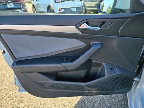 New 2026 Volkswagen Jetta SE FWD image 32