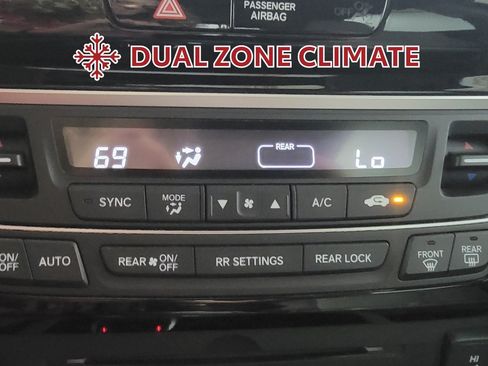 Used 2018 Honda Pilot Touring image 24