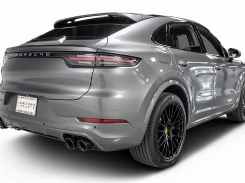 Used 2021 Porsche Cayenne Coupe image 22