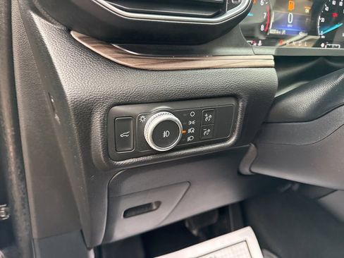 Used 2021 Ford Explorer Limited w/ Equipment Group 301A RWD image 17