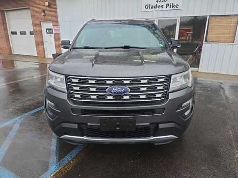 Used 2016 Ford Explorer XLT image 2