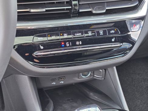 New 2026 Buick Envista Sport Touring FWD image 37