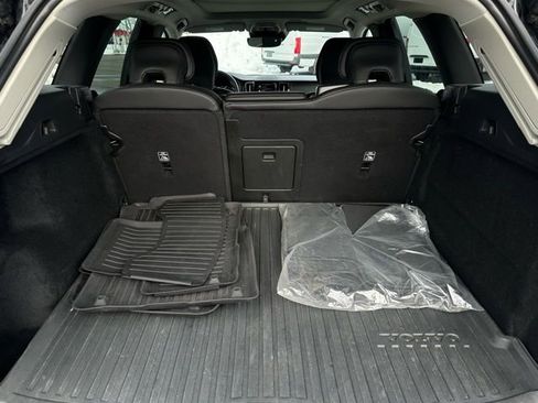 Used 2021 Volvo XC60 T5 Inscription image 10