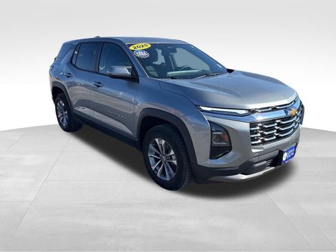 Used 2025 Chevrolet Equinox LT AWD/4WD image 9