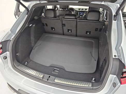 Used 2018 Porsche Macan image 22