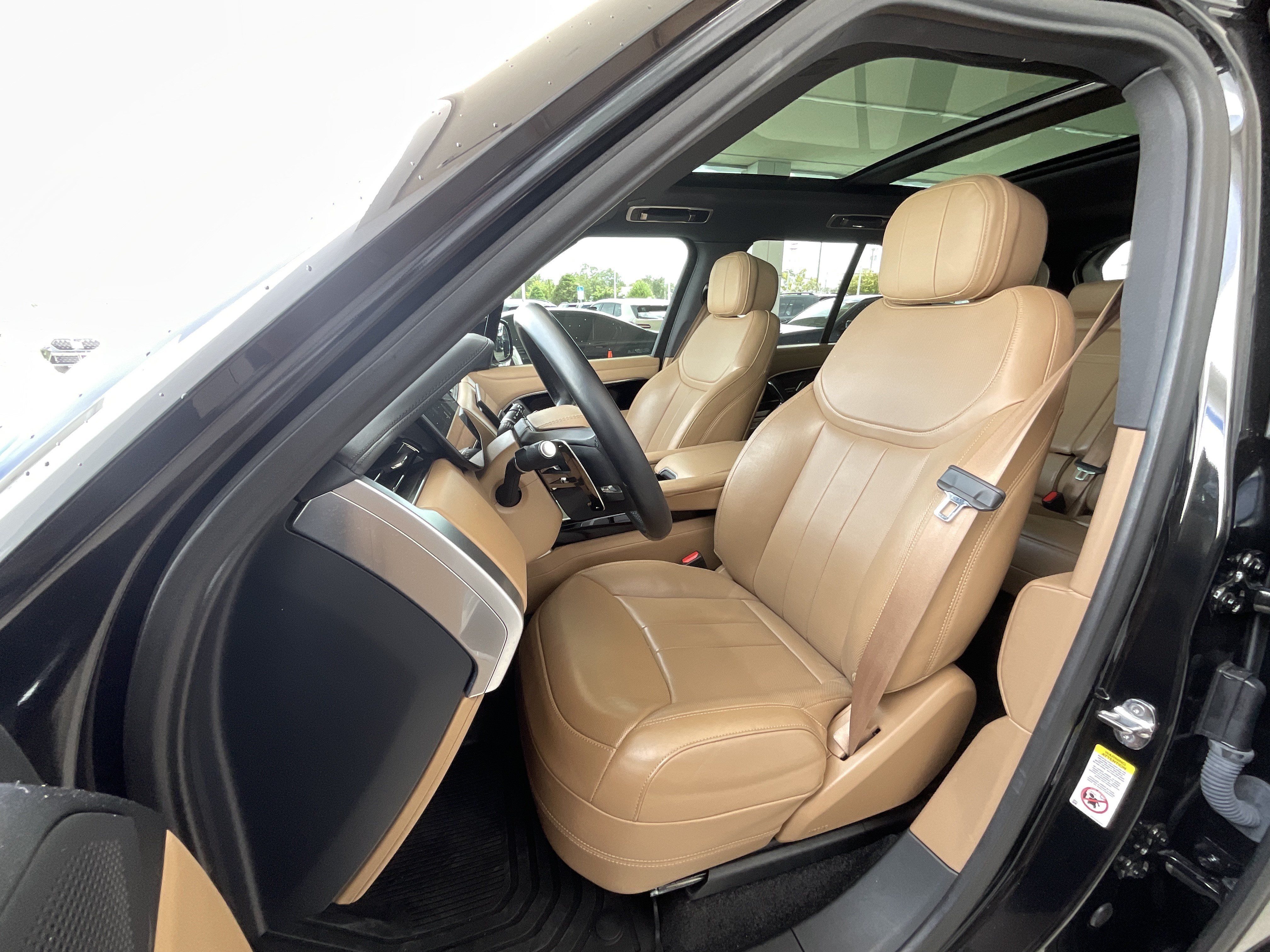 Used 2024 Land Rover Range Rover SE AWD/4WD image 11
