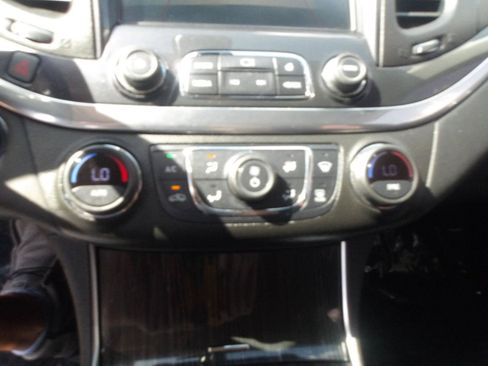Used 2019 Chevrolet Impala LT FWD image 24