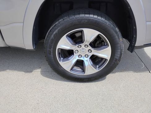 Used 2022 RAM 1500 Laramie AWD/4WD image 31