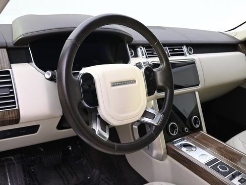 Used 2019 Land Rover Range Rover Supercharged image 11