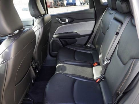 Used 2023 Jeep Compass Latitude image 17