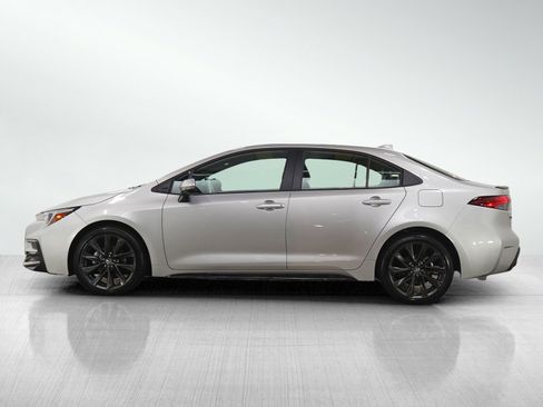 Used 2025 Toyota Corolla XSE image 2