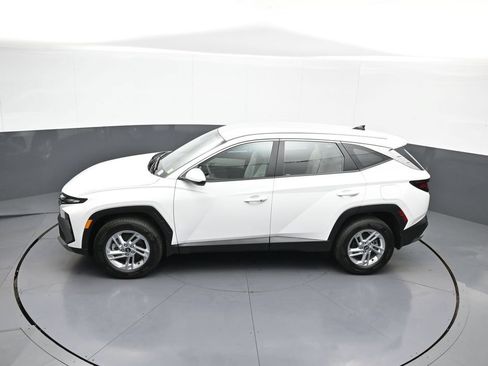 Certified 2025 Hyundai Tucson SE AWD/4WD image 40