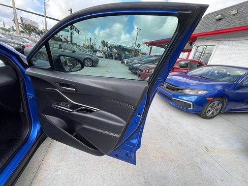 Used 2019 Toyota C-HR XLE FWD image 13