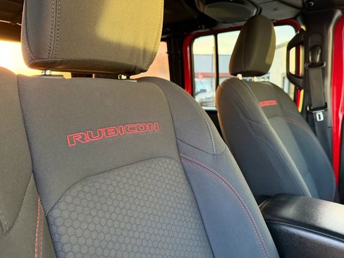 Used 2018 Jeep Wrangler Unlimited Rubicon AWD/4WD image 17