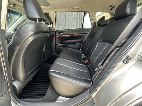 Used 2011 Subaru Outback 3.6R Limited AWD/4WD image 8