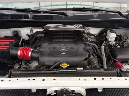 Used 2016 Toyota Tundra SR5 w/ SR5 Upgrade Package AWD/4WD image 8
