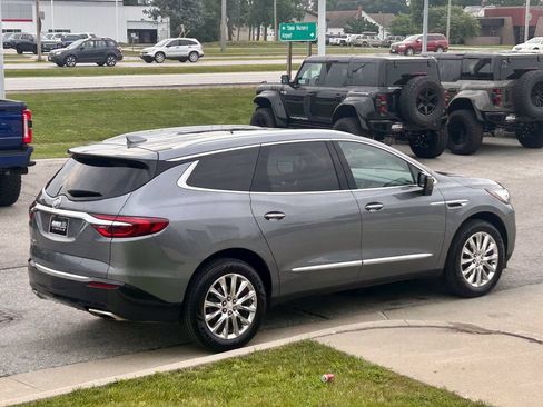 Used 2021 Buick Enclave Premium w/ Sun and Sites Package AWD/4WD image 6