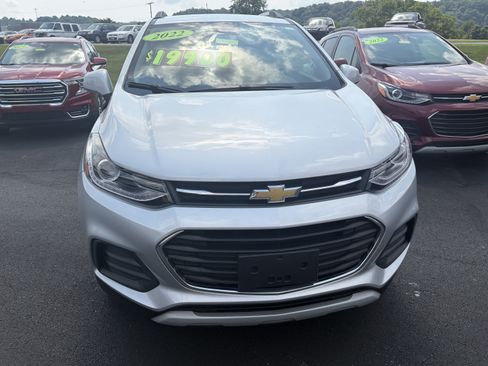 Used 2022 Chevrolet Trax LT w/ LT Convenience Package AWD/4WD image 6