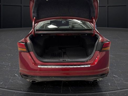 Used 2023 Nissan Altima 2.5 SR w/ SR Premium Package image 16