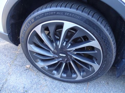 Used 2021 Lincoln Aviator Reserve w/ Equipment Group 202A image 10