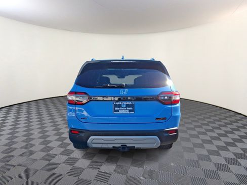 Used 2025 Honda Pilot TrailSport image 6