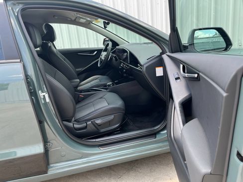 Used 2023 Kia Niro Wind FWD image 16