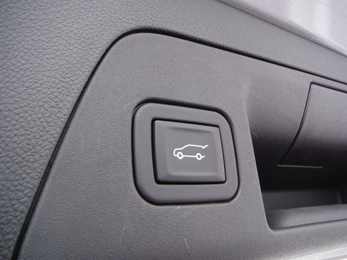 Used 2023 Buick Envision Avenir AWD/4WD image 48