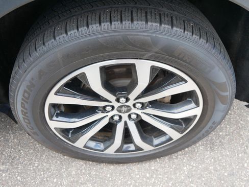 Used 2022 Ford Explorer ST-Line AWD/4WD image 5