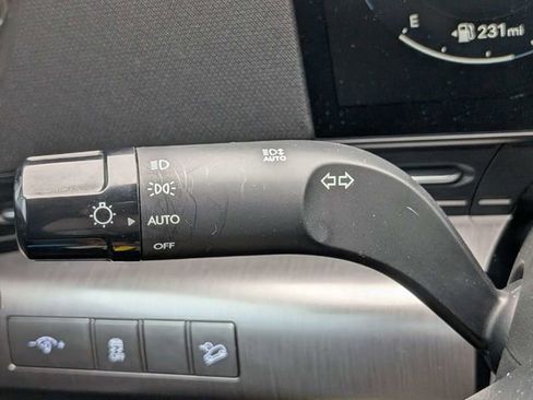 Used 2025 Hyundai Kona SEL image 27