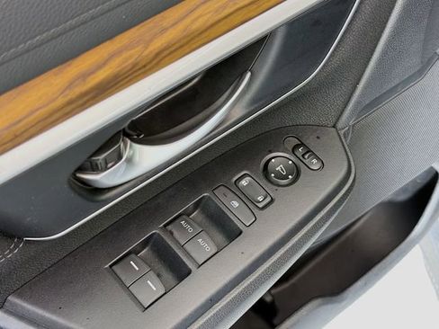 Used 2019 Honda CR-V EX image 18