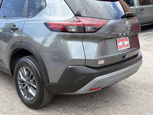 Used 2023 Nissan Rogue S FWD image 30