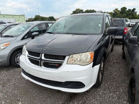 Used 2012 Dodge Grand Caravan SXT FWD image 3