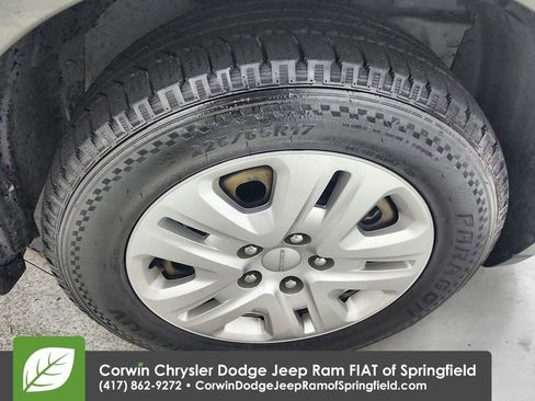 Used 2019 Dodge Journey SE image 33