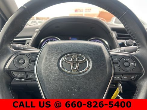 Used 2018 Toyota Camry SE image 18
