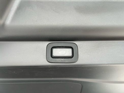 Used 2023 Land Rover Range Rover SE image 27