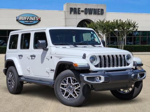 Certified 2026 Jeep Wrangler Unlimited Sahara AWD/4WD image 1