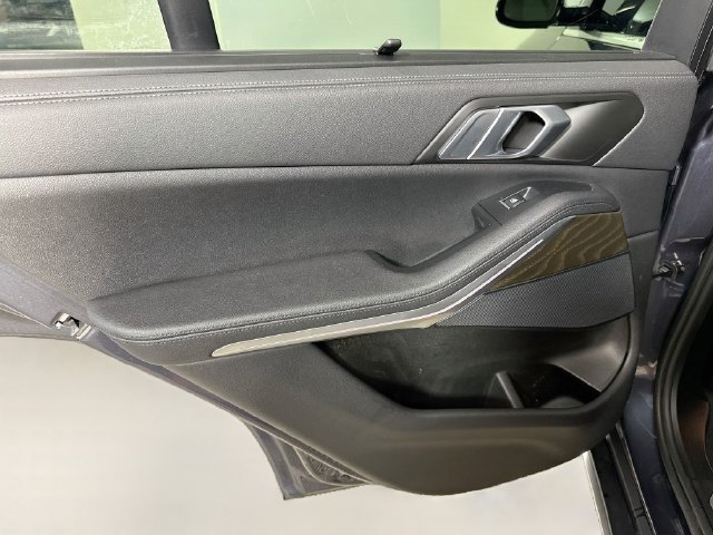 Used 2022 BMW X5 sDrive40i RWD image 25